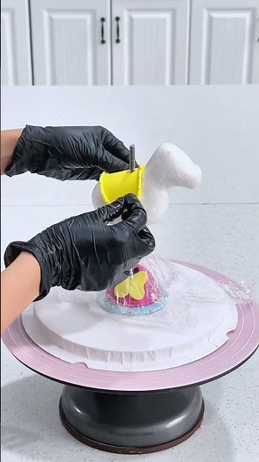 The nanny-level tutorial for making three-dimensional cakes is here #caketutorial