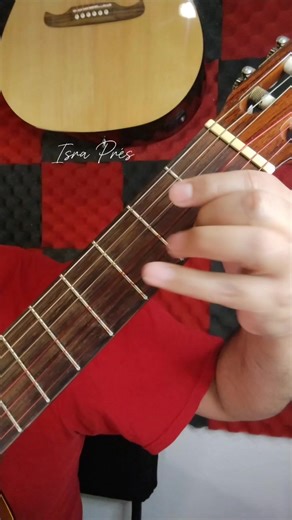 La Bikina 🎸Suscríbete y disfruta de tutoriales de mis arreglos, partituras y tablaturas, además de material exclusivo de guitarra hecho especialmente para ti. Y si deseas aprender a tocar este estilo, te invito a unirte a mis clases en línea. 🎶 #guitara #clasesenlinea #clasesdeguitarraonline #israpres | Isra Prés