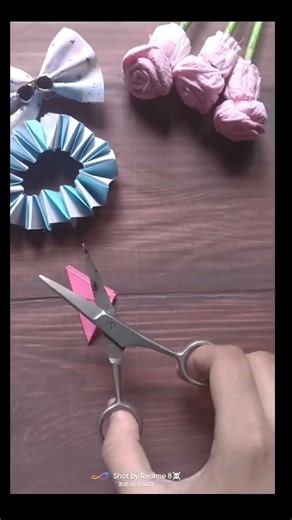 Easy paper braslet 🌷💗#easy #craft #papercraft #papercraft #easy #comment #like 👍🏻#subscribe ❤️🙏🏻