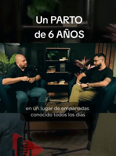 “El parto de mi hija duró seis años.” No fue en un hospital. Fue en tribunales, en audiencias, en papeles, en lágrimas. Durante seis años luchó para que Kamila pudiera ser su hija. Incluso ayudó a la madre biológica a cambiar su vida… porque para llegar a la niña, primero había que salvar a su mamá. Una historia sobre amor, paciencia y lo que significa realmente convertirse en padre. La entrevista completa está en YouTube. INVITADO: @Christian Rivarola #DesdeElOtroLado #HistoriasReales #Adopción
