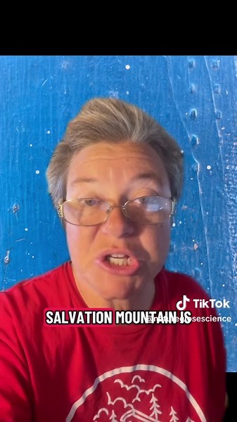 Greetings from Salvation Mountain! 🎨 Witnessing