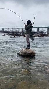 boom💥 Back in April, hooked up a really nice one. props to my buddy for taking a video. 14 Apr - Ontario 🇨🇦 | Si Flies