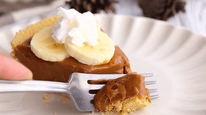 Caramel Banana Pie (a.k.a Easy Banoffee Pie)