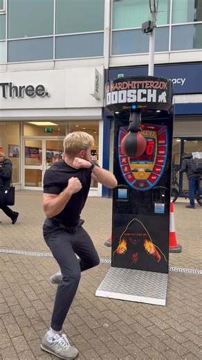 This is my weak hand | Hardhitterzuk