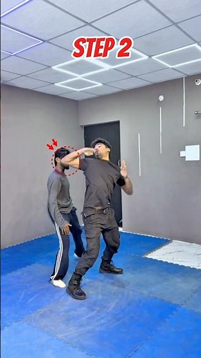 How to Use Elbow Strike in Self-Defense | Training Tutorial#selfdefense #kungfu #muaythai #shorts