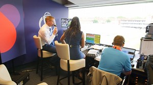 🗣️ 🎤 What goes on behind the scenes in the commentary box? CWC19 Insider Elma Smit sneaks in to give us an exclusive peek! | ICC Cricket World Cup