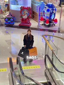 He looked away for one second 😳