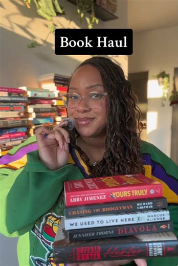 I hope you all enjoy my little book haul. I stopped at two independent bookstores in Delaware and picked up some great finds along the way. 📍The Book Drop Shelbyville, DE @The Book Drop 📍Browseabout Books Rehoboth Beach, DE @Browseabout Books I highly recommend to stop by either of there’s bookstores if you get the chance