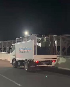 259K views · 432 reactions | Gavaaidhaa hilaafah Fuluhun ge Pickup ehge fahathah meehun aruvaigen bridge mathin dhathuru kuramun dhanee! #HappeningNow Ithuru mauloomaathu: https://t.me/MvCrisis/97082 | MvCrisis | Facebook