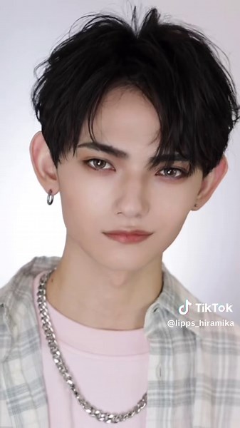 イメチェンした韓国男子のメンズメイク術