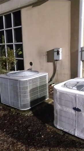 HVAC system's condenser coils are icy... Is there a problem? 23435 | @WTSA2#FrozenCoils #freon