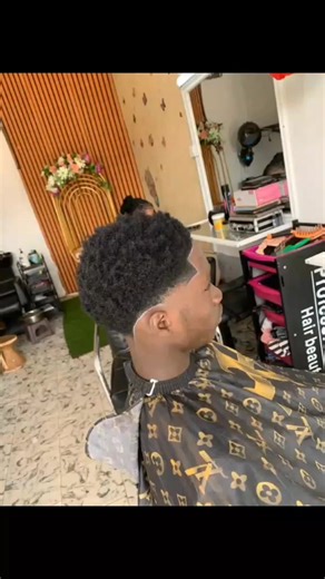 epassi the Barber (@epassi.the.barber)’s videos with Baddest Boy - US Remix - Skiibii & Tory Lanez