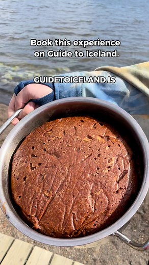 Extreme outdoor cooking! 🌋🍞 You've got to add this experience to your Iceland adventure! 🤩 At Lake Laugarvatn, we bury rye bread dough in the hot ground, wait 24 hours, and voilà—delicious, naturally baked bread! 😋 Pair it with butter and smoked fish for the full experience 😋 Book your Geothermal Rye Bread Experience on Guide to Iceland 🎟️ Remember to book well in advance - this tour is very popular! 📅✅ While you're at Lake Laugarvatn, soak in the geothermal pools at Fontana Spa, one of I