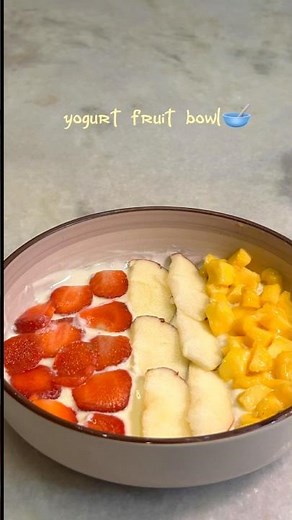 Yogurt fruit bowl 🍓🍎🥭 #yogurtbowl #easybreakfast #quickrecipe #yogurt #food