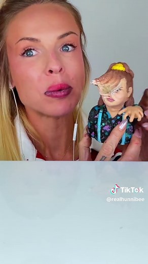Satisfying ASMR Eating Sounds with Hunnibee