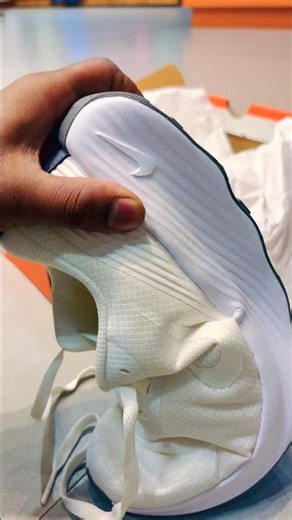 Nike promina white running & walking shoes #nike #nikerunning #inboxtorun #athletics #trackandfield