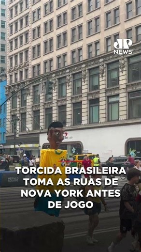 Torcida brasileira toma as ruas de Nova York antes de jogo #shorts