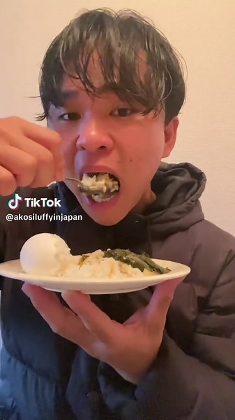 Celebrating Graduation Day for Chanchan in Japan