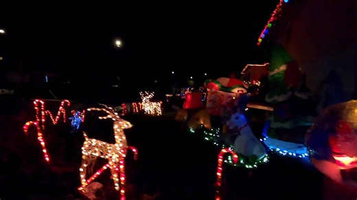 Magical Christmas light tour in Victoria BC | Best festive displays & holiday spirit!