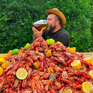 2.7M views · 31K reactions | I cooked fresh crawfish in a cauldron on fire! The best beer appetizer  #recipe #cooking #beer | Kanan Badalov | Facebook