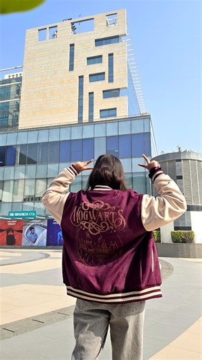 Sinja Sharma on Instagram: "Software developer by day, Auror by night 🪄 . . . . . #hogwarts #harrypotter #potterhead #wizardingworld #ministryofmagic #corporatebaddie #corporatelife #techgirl #softwaredeveloper #womenintech #coderlife #bookgirlera #fictionlover #maincharacterenergy #reelsinstagram #instareels #reelitfeelit #trendingreels #viralreels #aestheticreels #explorepage #girlypop"