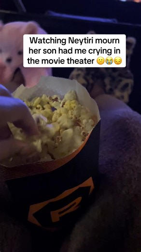 Neytiri's Heartbreaking Mourning in Avatar