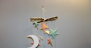 DIY : réaliser un mobile d’éveil ultra simple pour Bébé