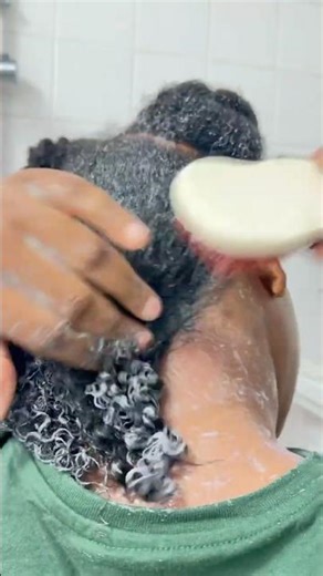 How to Wash & Detangle Curly Hair