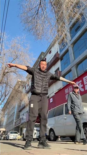 He Baiwan's Small Account: The Viral Journey in China