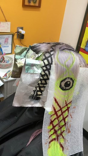 Alien hair 👽👾🛸 results are up! #hairprocessing #art #hairart #hairstylist