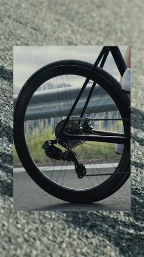 Rediscover the sheer joy of riding. With its meticulously crafted multi-piece Italian carbon frame, the C68 offers a perfectly balanced, effortlessly poised experience — a ride that feels uniquely sublime. #colnago #c68 #madeinitaly | Colnago