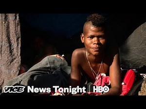 What The Migrant Caravan In Mexico City Is Really Like (HBO)