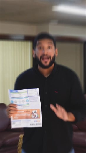 💡 ¡No dejes que el recibo te tome por sorpresa! 📄 En este video te mostramos cómo leer correctamente tu factura de energía eléctrica, para que entiendas cada cobro y sepas exactamente cuánto estás consumiendo. ⚙️ En Cartagena, donde el calor nos hace usar más ventiladores y aires acondicionados, conocer tu recibo te ayuda a ahorrar y a evitar facturas inesperadas. 🌞 Aprende a interpretar cada parte del recibo y toma el control de tu consumo. ¡Tu bolsillo y el planeta te lo agradecerán! ♻️⚡ | 