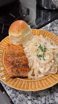 Salmon Fettuccine Alfredo Recipe 🐟🍝 #salmon #alfredo #pastarecipe #dinner ideas