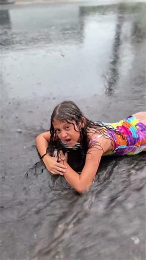 QUANDO A MÃE MANDA DORMIR COM O SOM DA CHUVA 😂