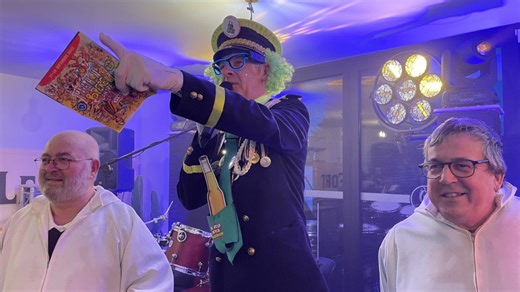 Carnaval de Bailleul : la traditionnelle bénédiction des fûts a été faite ce jeudi dans les bars