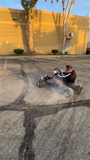 @xaviercuevas_autodesigner smoking it up on the Drift Kart 🚙🛞💨 www.BattleAero.com #BattleAeor #DriftKart | Battle Aero