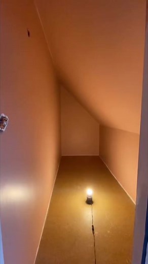 Optimizing Sloped Ceiling Room Design for Attic Bedrooms