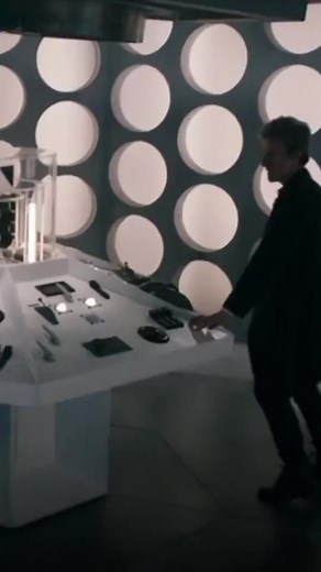 Clara and the Doctor can’t stop saying goodbye #doctorwho #thedoctor #dw