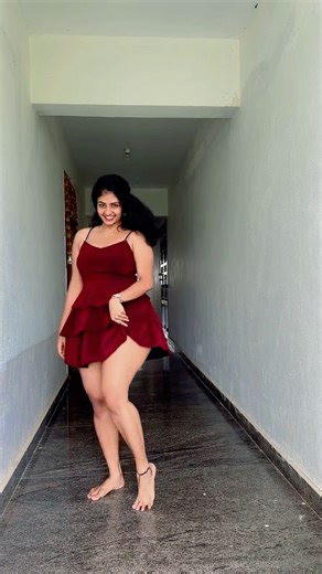 callme_br on Instagram: "Shaky skakyy💋❤️ @sparshabr . . . #trend #trendingreelsvideo #shakyshaky #marathi #instagood #insta #sparsha #sparshabr"