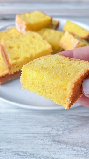 RECIPE 🔗 here: https://themodernnonna.com/clementine-cake/ It truly doesn’t get any easier than this cake! I’m all about simplicity and convenience, and this cake is the poster child for simple yet delicious. With only 10 minutes of prep time, a blender, two clementines 🍊(no peeling required, folks) and a few kitchen staples, you’ll have the most refreshing, moist, melt-in-your-mouth 🤤 clementine loaf. ⠀⠀⠀⠀⠀⠀⠀⠀⠀⠀⠀⠀ ✨You can find the full printable recipe with all tips and directions on my web