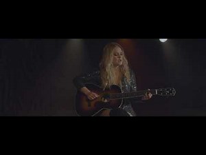 Beating All the Odds, Nashville's Hailey Whitters Is Finally 'Living the Dream'