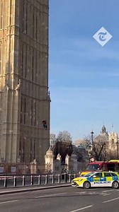 A pro-Palestine protester has scaled the Elizabeth Tower at the Palace of Westminster. Credit: Newsflare Read more here 👇 https://www.telegraph.co.uk/news/2025/03/08/watch-pro-palestine-protester-scales-elizabeth-tower/ | The Telegraph