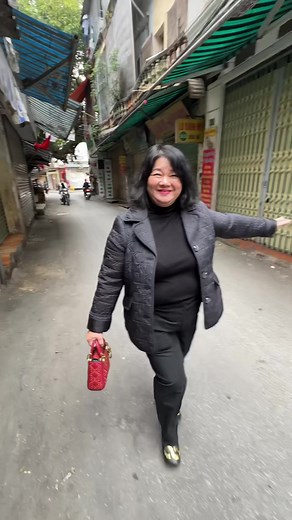 390K views · 9.1K reactions | House tour nhà ông bà ngoại ngày tết và lời chúc siêu hay của ông ngoại đến người trẻ | Tun Phạm | Facebook