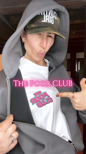 Jade gatrell on Instagram: "You’re never gonna get aesthetically pleasing on the eye from me , never well polished , no frills, no fancy editing but you will get I don’t give a fuck attitude .. I don’t have time to make up the perfect life on social media but I do have time to just be me - you’re either chips and fish or fish and chips- I’m the latter .. the poor club is about the real people , the ones who don’t pretend , the ones who believe authenticity is worth so much more than a picture on