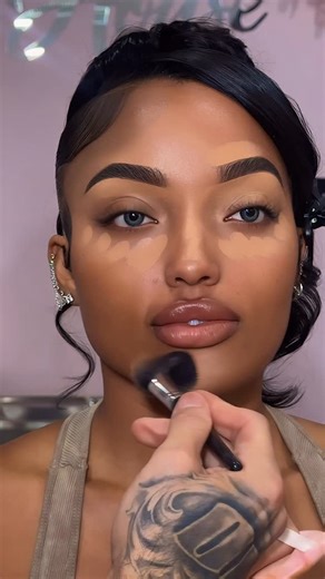 BENNI on Instagram: "- BABY DOLL GLAM “ MAKEUP process “ - Who wants a FULL GLAM TUTORIAL? - RECEIVE A FREE 1:1 VIRTUAL LESSON ! - Free w/ All online entertainments ! @bennis_online_training_ - Dm for all COURSE TRAINING! #houstonmua #makeuptutorial #makeupartist #makeuplover #makeupideas"