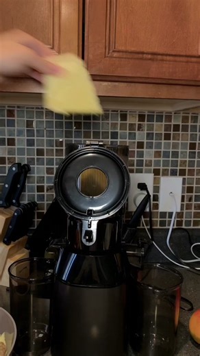 This is def the best and most affordable juicer for beginners & those of you who are more advanced. Most quality, slow masticating juicers are $300 , but this one is much less and works just as well! // #juicerreview #juicer #juice #coldpressedjuice #howtojuice #viral #backtoschoolmusthaves #tiktokshopbacktoschool