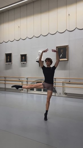 Afonso Coelho on Instagram: "🦢🖤 • • • • #ballet #art #studio #lifestyle #work #dance #balletdancer #maledancer #sport #athlete #maleathlete #maleballetvideos #love #reels #instagram #post #instagood #instadaily #balletworld #balletcomunity #dancecomunity #turns #royaldanishballet #pirouette #balletlife #balletboy"