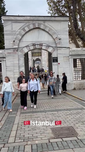 Exploring the Beauty of Istanbul: A Travel Guide