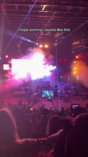 I hope summer sounds like this 💃🏻🕺🏼 Pretty Lights at Red Rocks Amphitheater 🏜️✨ #prettylights #redrocks #redrocksampitheater #creatorsearchinsights @Red Rocks Amphitheatre